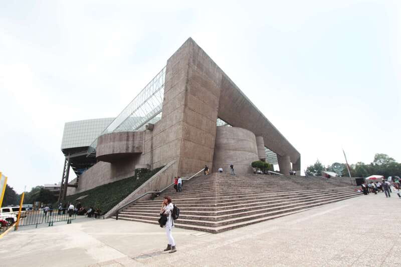 Mexico City tour & Anthropology Museum Tour - Seeing Reforma, Zona Rosa, and Chapultepec from the van