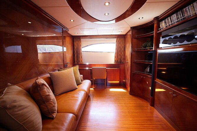 Number Juan 100ft Yacht Azimut Rental - Cruising the Sea of Cortez