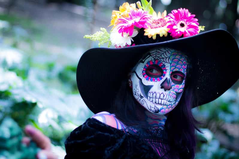 Oaxaca: Day of the Dead Evening Walking Tour with Dinner - Santo Domingo and the city’s public face