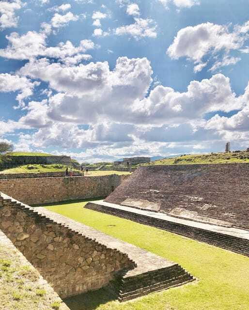 Oaxaca de Juarez: Monte Alban Half-Day Tour - Guided time followed by room to wander