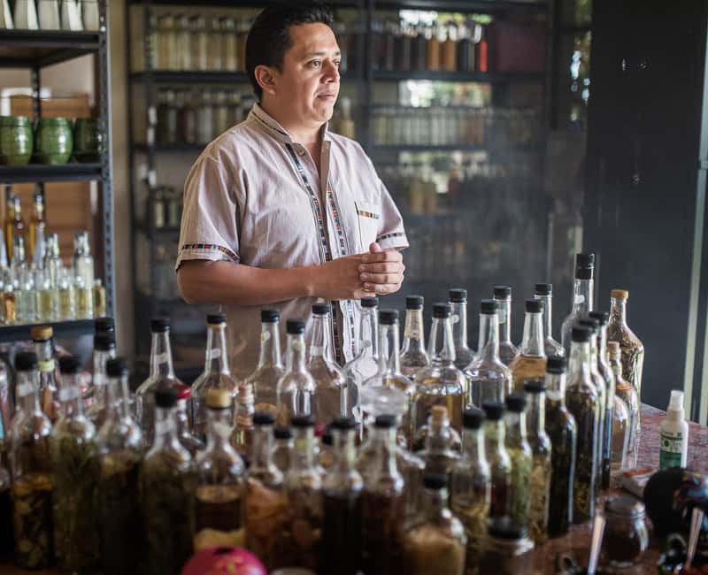 Oaxaca de Juarez: Traditional Oaxacan Cooking Class - The people who make the class work