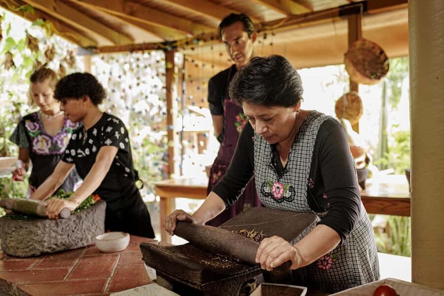 Oaxaca de Juarez: Traditional Oaxacan Cooking Class - What to wear and who should book