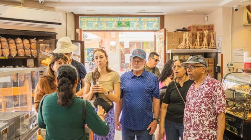 Oaxaca: Food and Markets Tour - Walking through two traditional markets