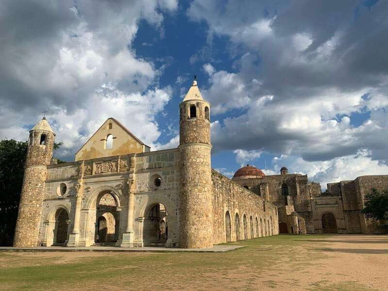 Oaxaca: Mount Albán & Cuilapam de Guerrero Full-Day Tour - Cuilapam combines a meal break with Dominican architecture