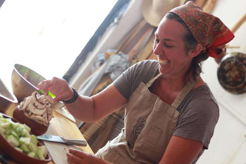 Oaxaca: Oaxacan Mole Workshop with a Traditional Cook - Learning What Goes Into Oaxacan Mole