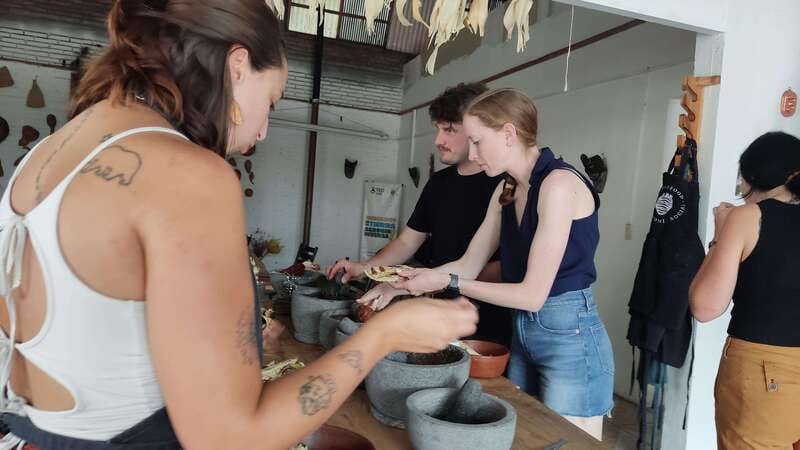 Oaxaca: Oaxacan Mole Workshop with a Traditional Cook - The Teachers Make the Difference