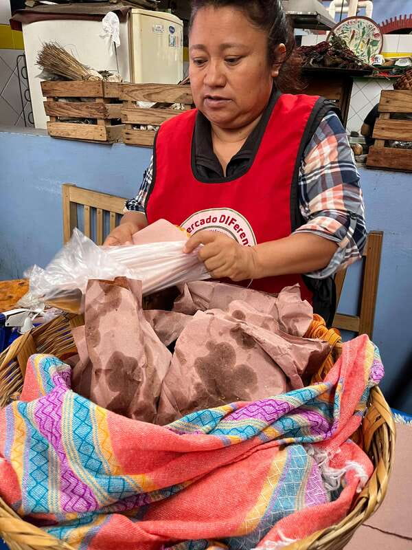 Oaxaca: San Martín Tilcajete, Jalieza & Ocotlán Crafts Route - Ocotlán de Morelos, a market town with artistic roots
