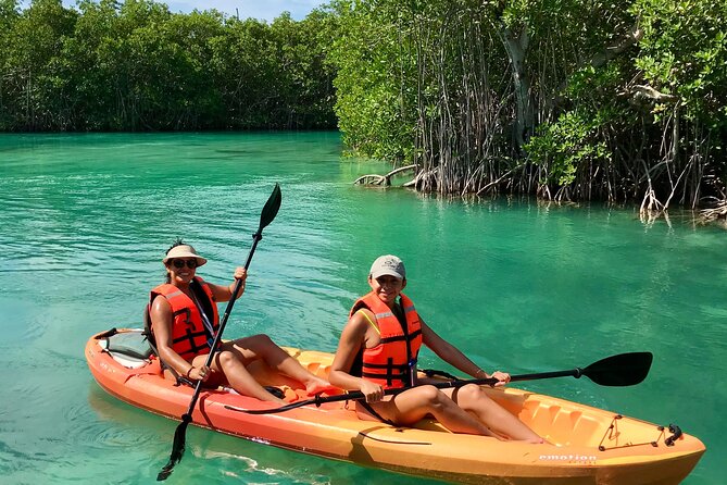Paddleboard Kayak Tour in Cancun - Paddling into Nichupté Lagoon