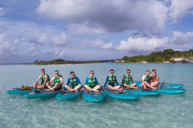 Paddleboarding and/or kayaking tour at sunrise in the lagoon of Bacalar - Guides who make the early hour easier