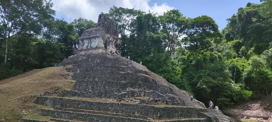 Palenque: Palenque Ruins, Agua Azul Waterfalls and Misol-Ha - The long road sections and the final drop-off