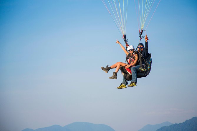 Paragliding in Valle de Bravo - Taking off above Valle de Bravo