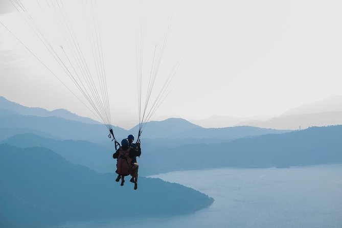 Paragliding in Valle de Bravo - Thirty minutes over the lake and town