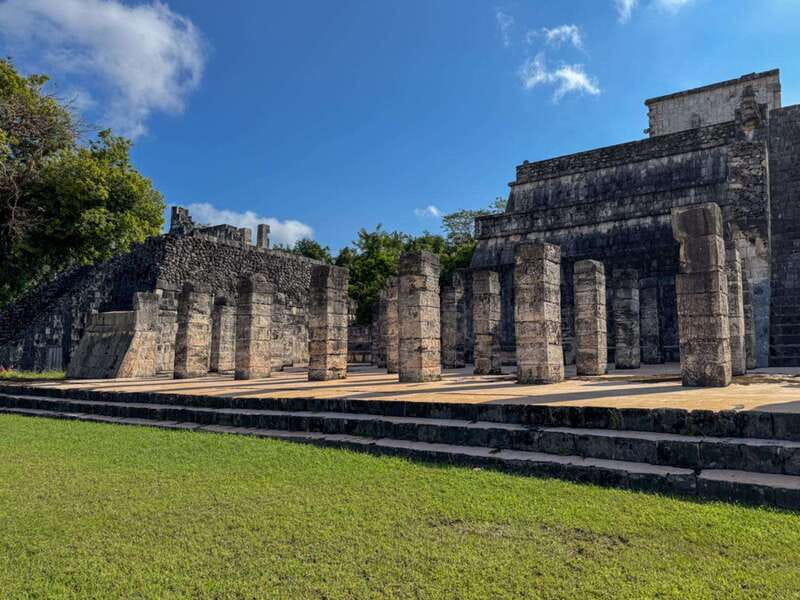 Playa del Carmen: Chichen Itza, Valladolid, Cenote & Buffet - Guides, languages, and the pace of the bus