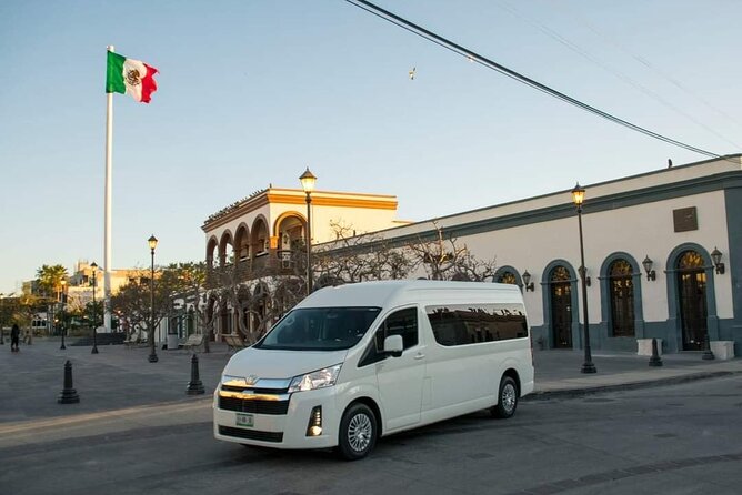 Premier Airport Shuttle Service for Seamless Transport in Cabo - The included 20-minute shopping stop