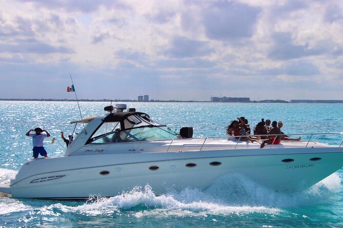 Private 50FT Yacht Rental in Cancún P8 - Crew service, birthdays, and special occasions