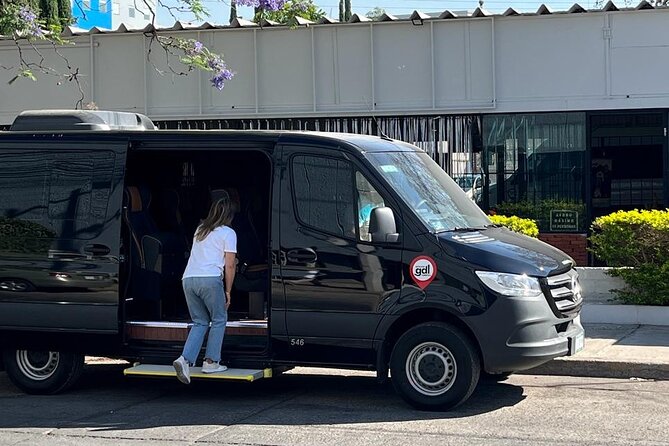 Private Airport Transfer to Guadalajara Hotels Safe & Stress-Free - Drivers who add useful local help