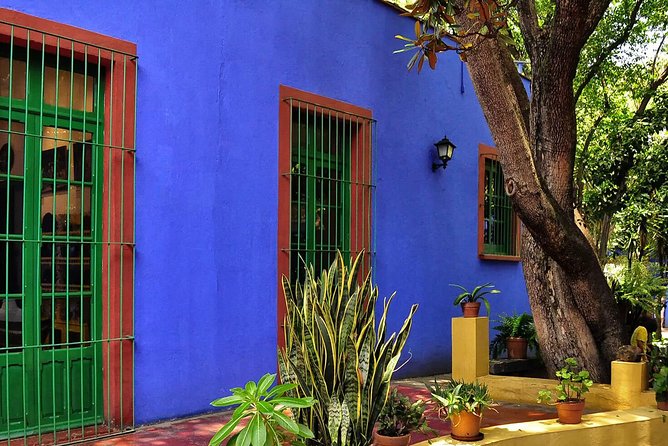 Private City Tour in Frida Kahlo, Coyoacan, and Xochimilco - Casa Azul and the Frida Kahlo Museum