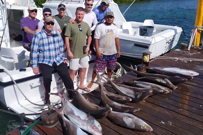 Private fishing charter Bertram 31ft 6 pax max if you don't fish you don't pay - Seasickness and changing weather