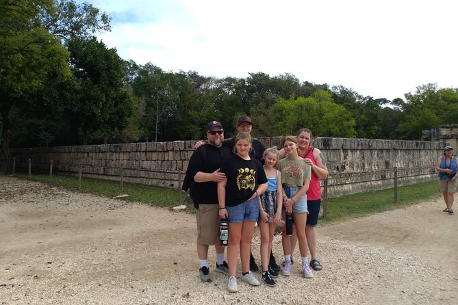 Private Guide Service in the Archaeological Zone of Chichen Itza - Why the private format is worth considering