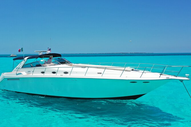 Private Luxury Yacht 55FT Rental in Cancun - The crew can make or break the day