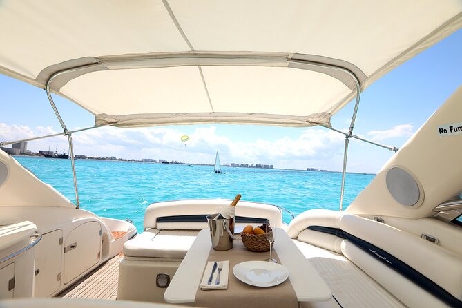 Private Premium Yacht 46FT Rental in Cancún - Service is a major part of the value