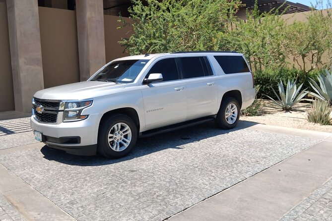 Private RoundTrip from Airport to Hotels to Cabo San Lucas Zone 3 - The airport meeting point requires attention