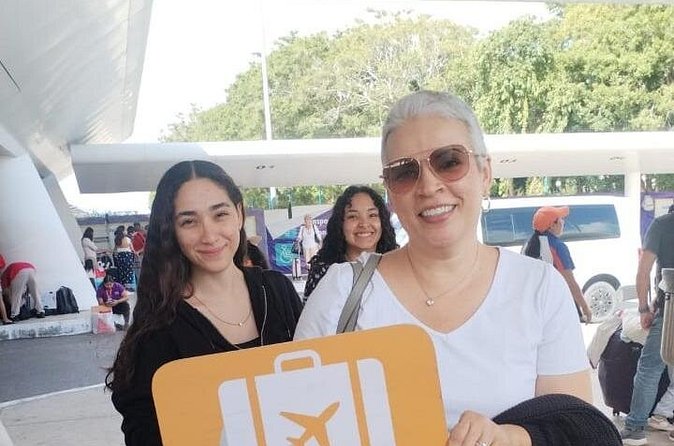 Private Roundtrip Transportation from CUN to Boulevard Kukulcan - What the ride feels like in practice