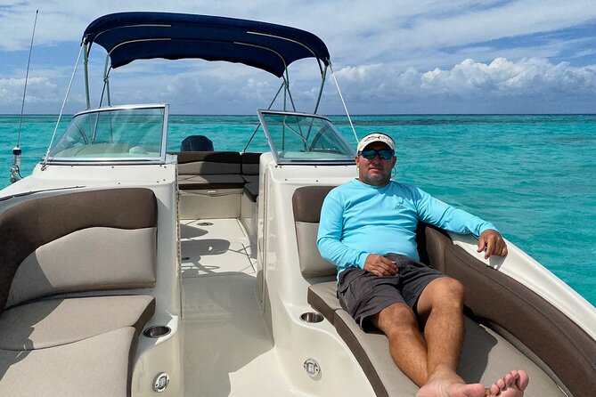 Private snorkeling with 23ft Sea Ray in San Miguel de Cozumel - What the boat day feels like for a family