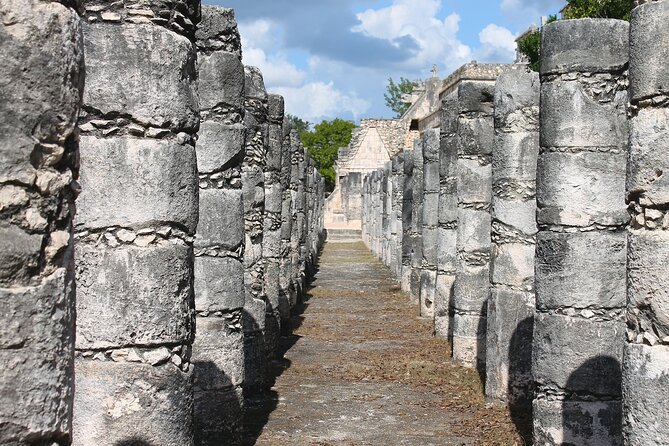 Private Tour Chichen Itzá and Cenote plus Valladolid Magic town - Walking through Chichén Itzá