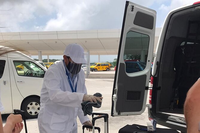 Private Transfer- Airport-Hotel Cancun Up 1 to 5 Passengers - Leaving Cancun International Airport with a clear plan