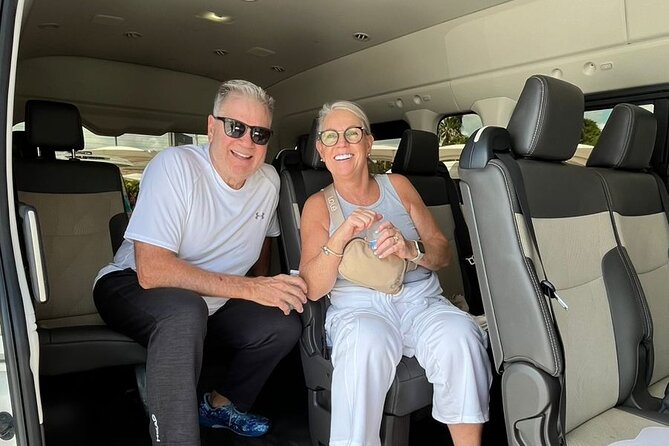 Private Transfer Cancun Airport- Playa del Carmen - Finding your driver after landing
