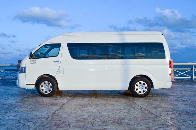 Private Transfer Cancun-Playa del Carmen/Ferry/Puerto Aventuras - What the vehicle and ride are like