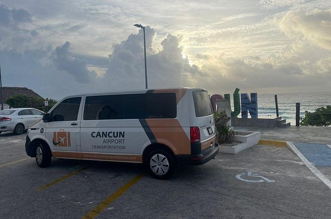Private Transfer from Cancun Airport to Boulevard Kukulcan - Staying inside the Cancun Hotel Zone boundary