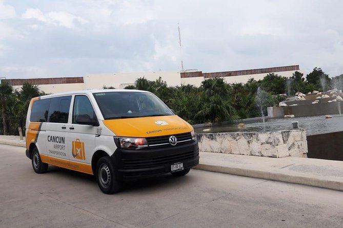 Private Transfer from Cancun Airport to Playa Mujeres - The private Toyota Hiace ride to Playa Mujeres