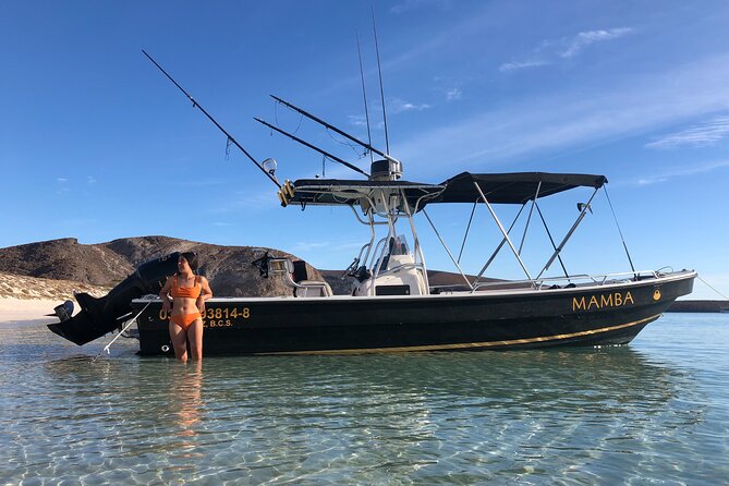 Private Trip Espiritu Santo Island - The guides and what they add