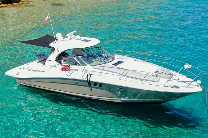 Private Yacht Sea Ray all-inclusive charter in Cabo - The crew and the small details that shape the day