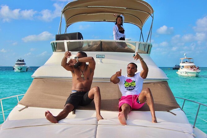 Private Yacht SeaRay 46ft Cancun 25P17 - What happens at the meeting point
