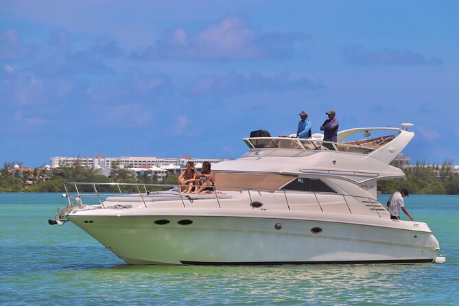 Private Yacht SeaRay 46ft Cancun 25P17 - Two hours in Cancun Bay