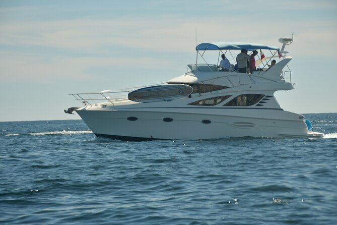 Pura Vida Yacht 42 FT with all inclusive service in Cabo - Medano Beach and the Choice to Roam