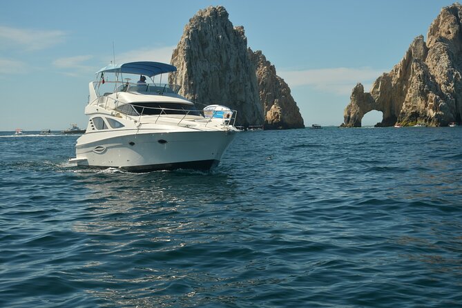 Pura Vida Yacht 42 FT with all inclusive service in Cabo - What the Three Hours Feel Like