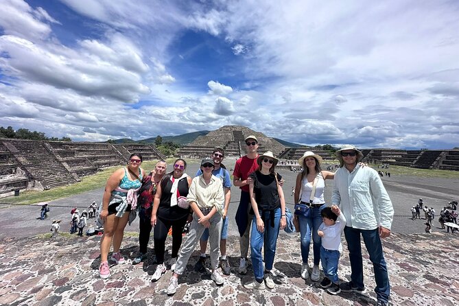 Pyramids of Teotihuacan without traps for tourists morning or afternoon - Why the early Teotihuacan start matters