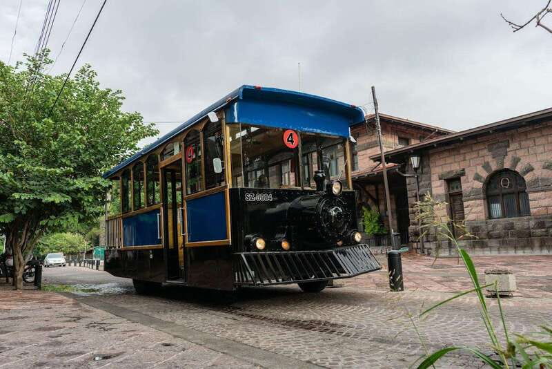Querétaro: Tranvia Classic Trolley Car Guided Tour - Route 1: from the aqueduct to San Francisco and Santa Cruz
