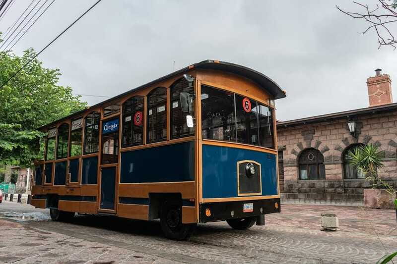 Querétaro: Tranvia Classic Trolley Car Guided Tour - What the $8 price really buys you