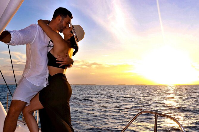 Riviera Maya Luxury Sunset Sailing plus Light Dinner and Open Bar - A Caribbean sunset with a social mood