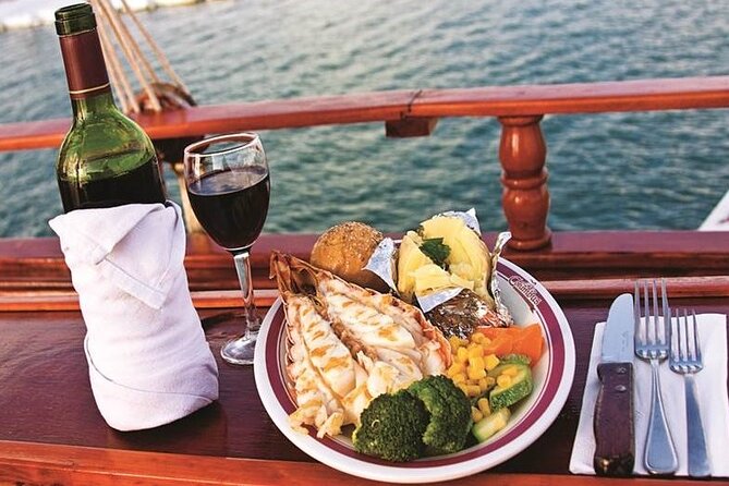Romantic Sunset Dinner Cruising Experience - What arrives at the table