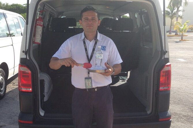 Round private transfer Airport- Akumal - Airport. - The return trip needs careful planning