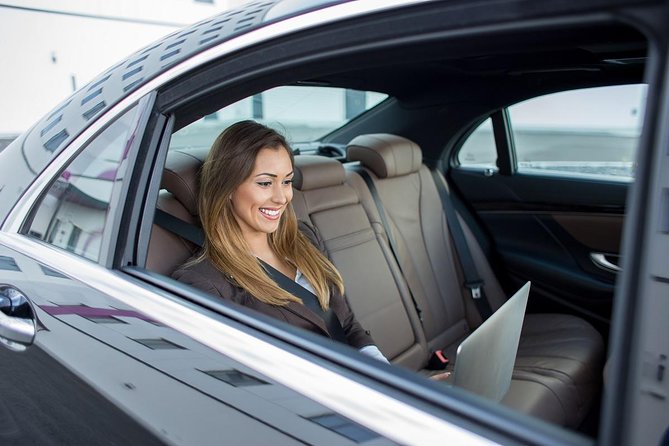 Roundtrip Private Transfer from Cancun Airport (CUN) - Finding the meeting point after landing
