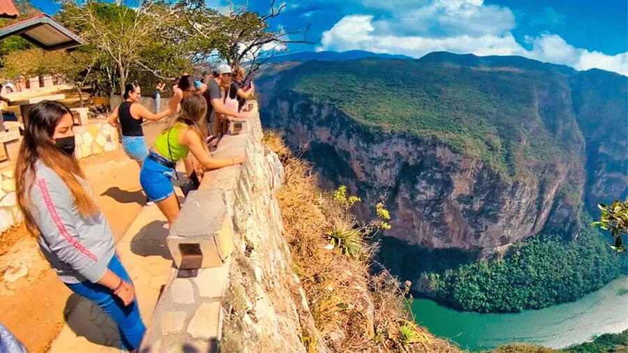 San Cristóbal: Canyon, Viewpoints & Chiapa de Corzo Tour - The 1-hour-45-minute boat ride