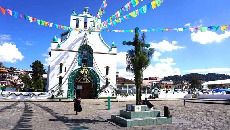 San Cristobal: Zinacantan and San Juan Chamula Tour - Zinacantan: textiles, family life, and a local tasting