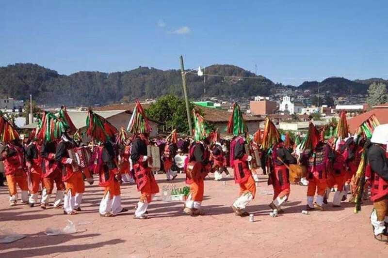 San Cristobal: Zinacantan and San Juan Chamula Tour - The short transfer to San Juan Chamula